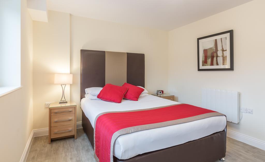 House Of Fisher - Central Point Basingstoke Chambre photo