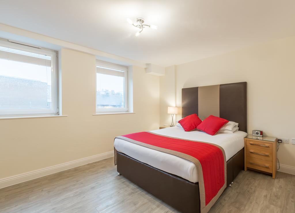House Of Fisher - Central Point Basingstoke Extérieur photo